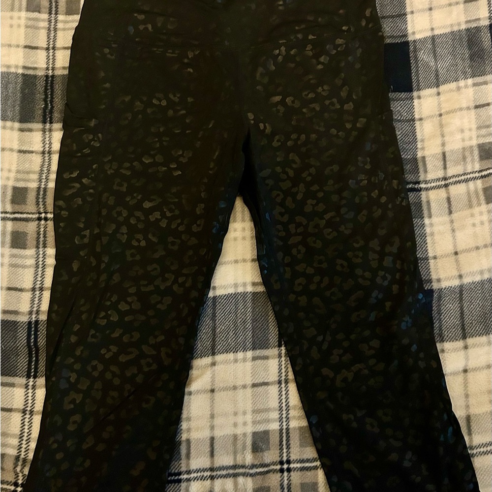 Black Leopard Print Capri Pants